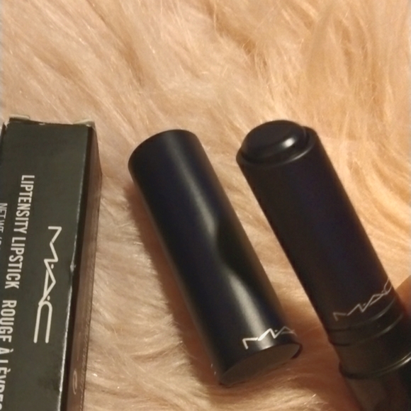 NEW MAC LIPTENSITY LIP BLUE BEAT LIPSTICK - Picture 2 of 5